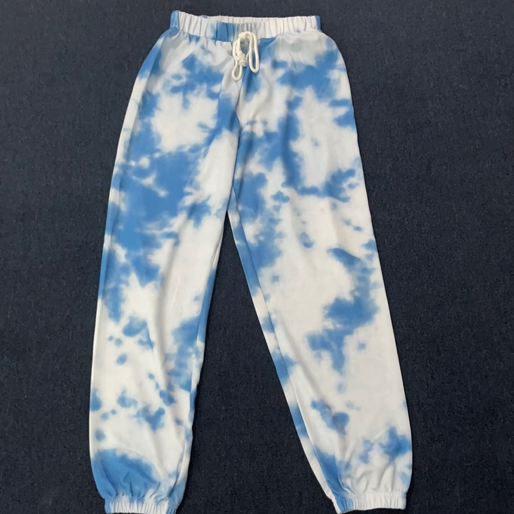 Tie dye sweatpants/joggers.